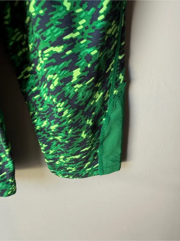 Nike Pro Dri-FIT Green Camo Capri Leggings Women’s Large - Image 3