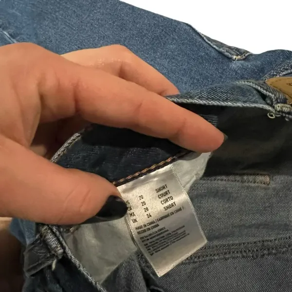 American Eagle High Rise‎ Dark Wash Mom Jeans Size 20 Short - Image 4