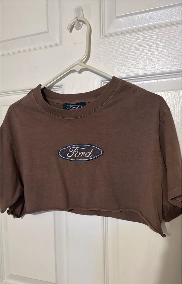 Forever 21 Cropped Ford Shirt - Image 3