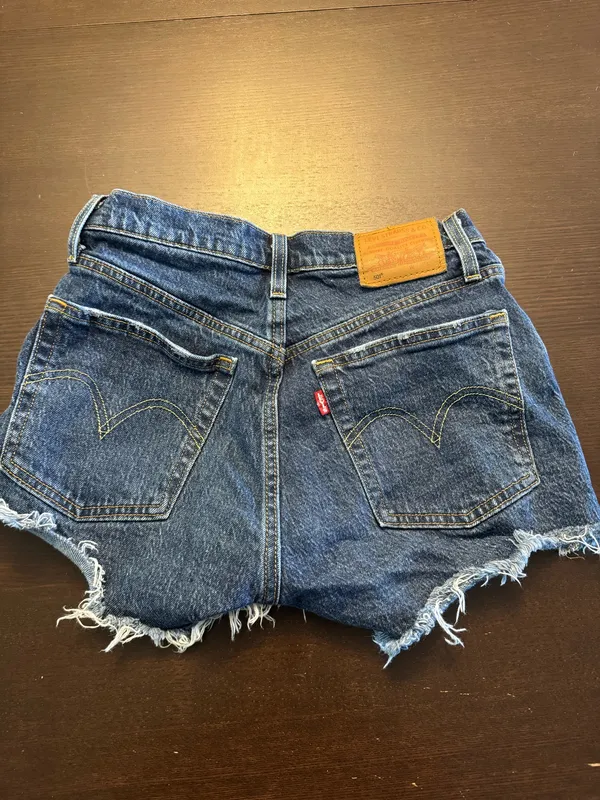 Levi’s Shorts - Image 2