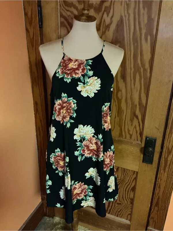 Ecote Entro Black Floral Halter Neck Swing Dress Medium Pockets - Image 4