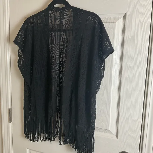 Olive Tree Black Fringe Kimono Geometric print Women’s Size S/M - Image 7