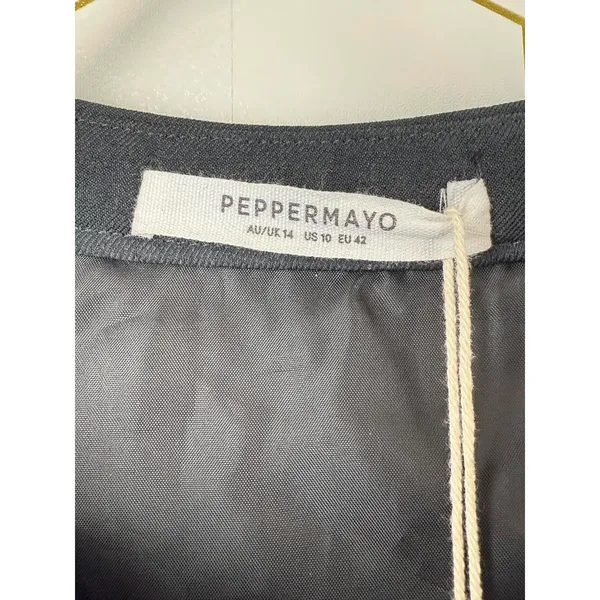 Pepper Mayo Black Short Sleeve Front Cutout Cropped Top - Size - 10 - NWT - Image 4