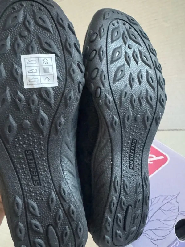 Skechers Breathe Easy Kindred Women’s Slip on suede Shoes Memory Foam black 5 - Image 5