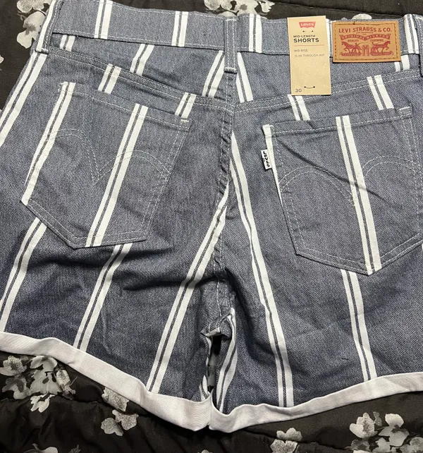 Levi’s Mid-Length Denim Shorts - Image 2