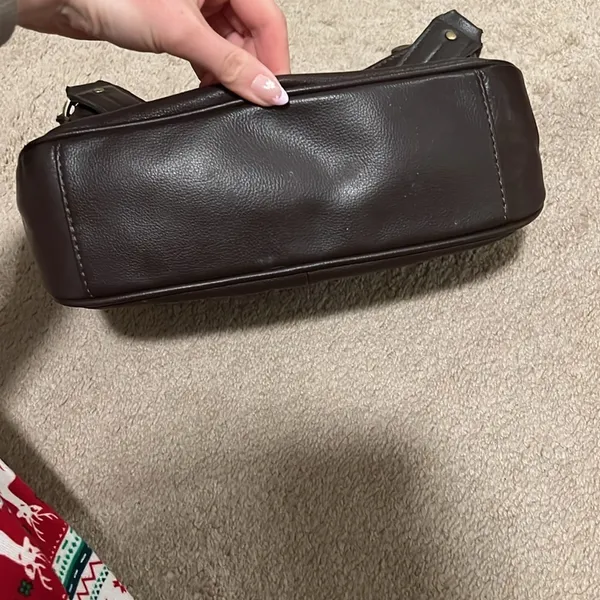 Dark brown genuine leather shoulder handbag. Gold hardware. 3 compartments. - Image 5