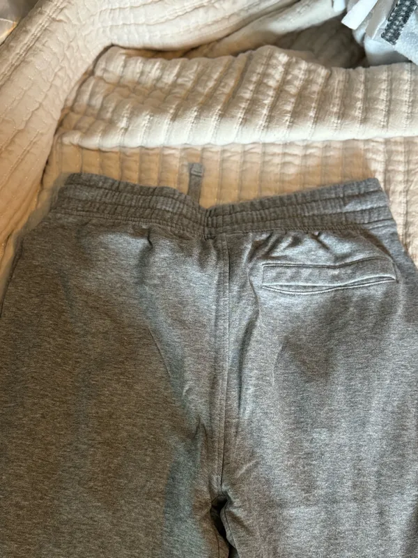 Gymshark Grey Sweatpants Jogger Size Small - Image 4