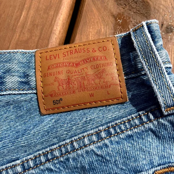 Levi's Jean Shorts 501 Button Fly Blue Distressed Cut Off Denim Womens 28 - Image 3