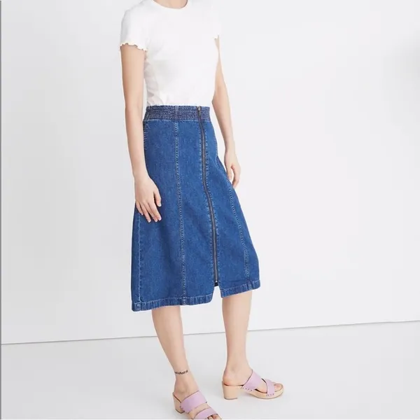Madewell - Rigid Denim Zip Midi Skirt‎ in Farley Wash - Size 25 - Image 2