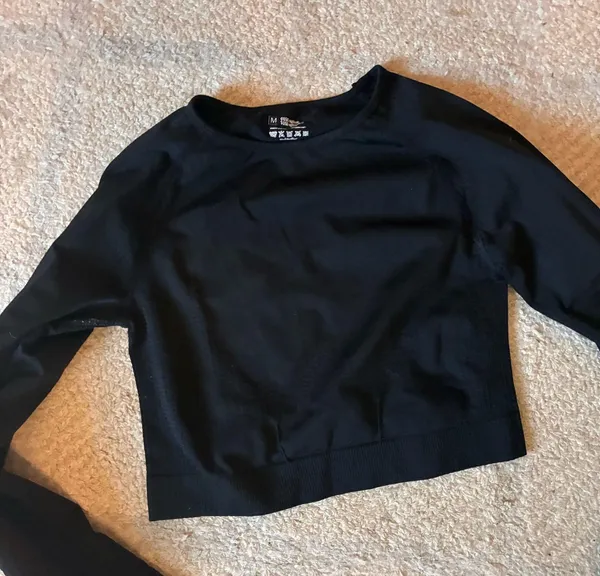 Athletic long sleeve gym shirt cropped fitted - Image 2