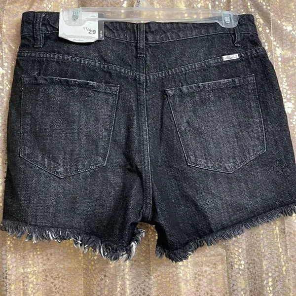 KanCan Wayne black raw hem high rise distressed shorts 11/29 NWT - Image 10