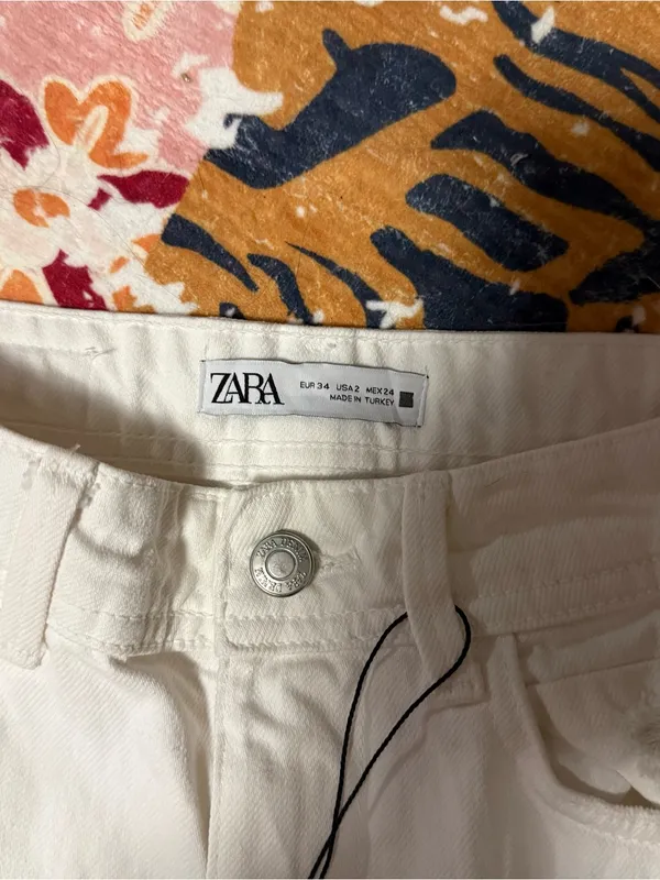 Zara White Distressed Straight Jeans - Image 4