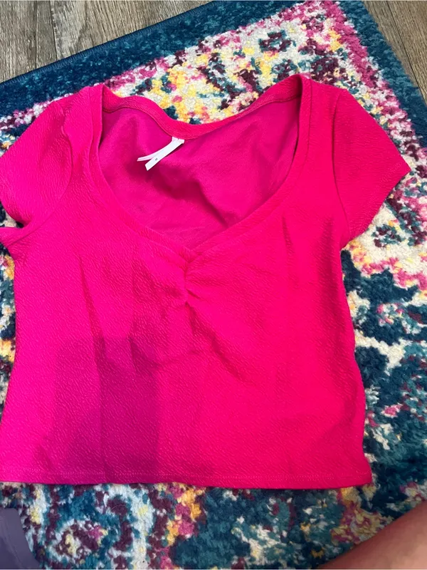 Anthro cinched front Women’s Short Sleeve Scoop Neck Top - Fuchsia Pink - Image 4