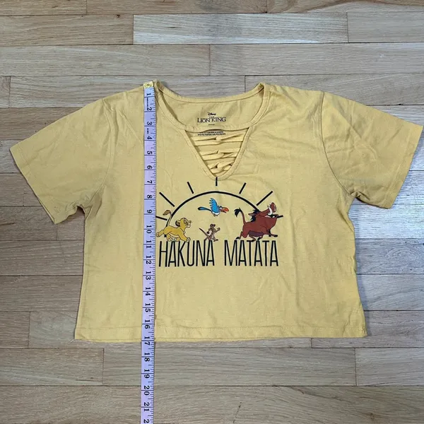 Disney the lion king loose crop top - Image 5