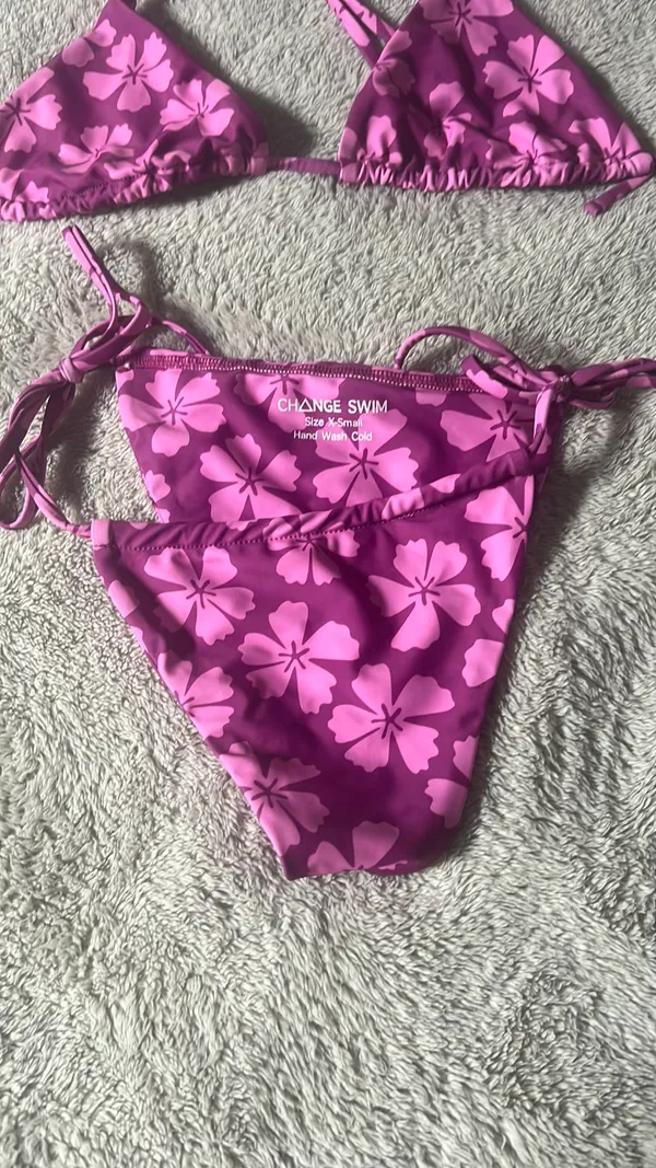 Change Swim Magenta Bloom Set (top: S, bottoms: XS) - Image 2