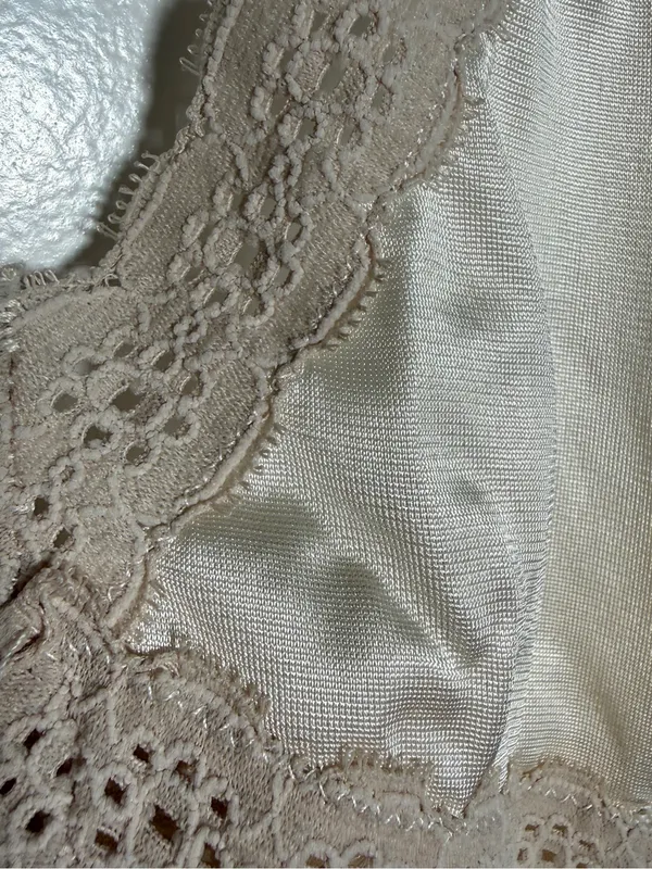 Source Unknown Vintage Silky Lace-Trim Cami Tank - Cream Small Bombshell Hollywood Glamour - Image 3