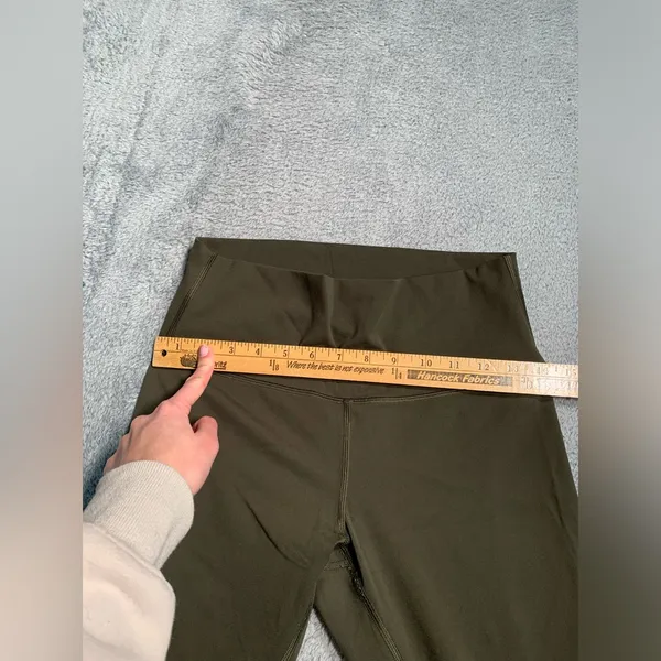 Lululemon wunder under crop high rise luxtreme 8 green olive - Image 3