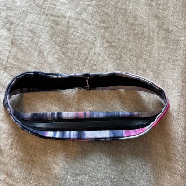 Lululemon Fly Away Tamer Headband - Image 4
