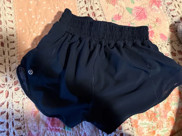 Lululemon Hotty Hot Shorts 2.5" - Image 2