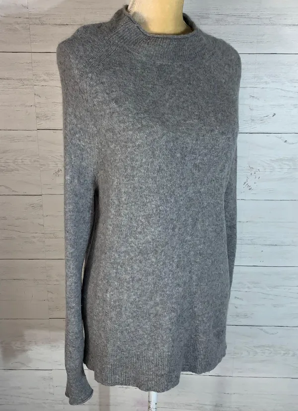 J. Crew gray fuzzy merino wool blend sweater womens size M - Image 9
