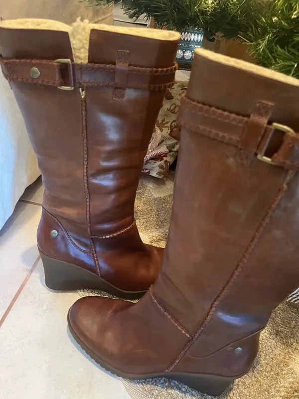 Ugg Sherpa Lined Chestnut Women’s Winter Boots - Image 2