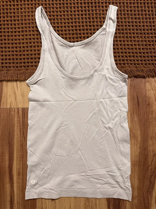 LULULEMON Seek Simplicity Tank in Powdered Mauve Sz. 4 - Image 8