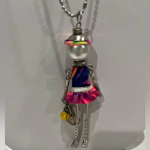 Vintage statement Necklace- silver toned‎ with tennis player pendant - Image 3