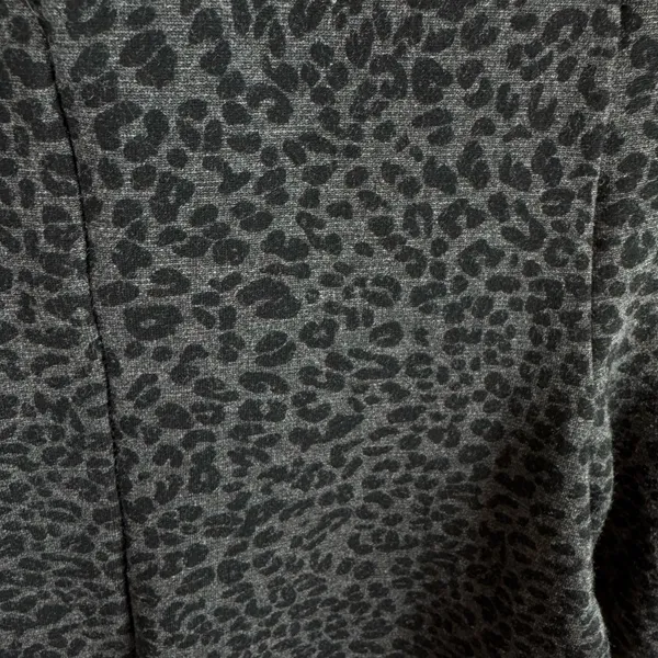 Blank NYC Black Gray Leopard Cheetah Mid Rise Cropped Knit‎ Dressy Leggings 31 - Image 3