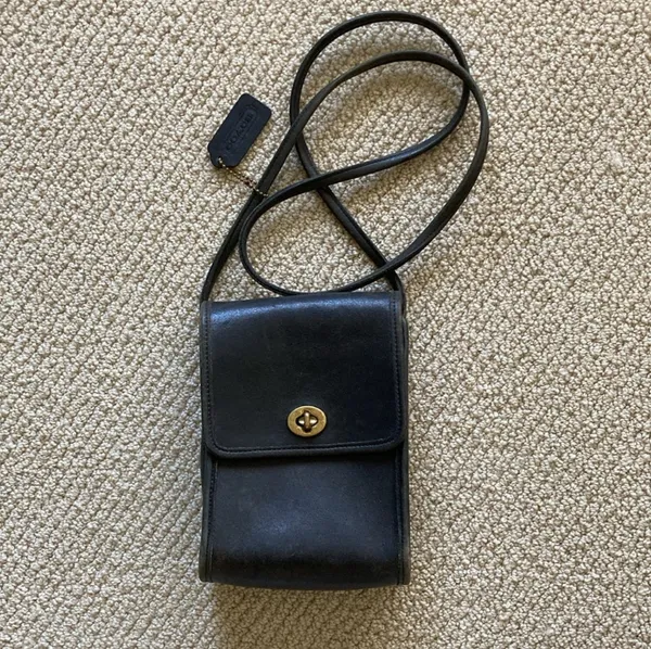 Vintage Coach Turnlock Crossbody Bag 90s Black #356 0149-356 Front Flap Handbag - Image 2