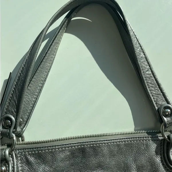 Coach Silver Camelia Distressed Leather Shoulder Bag - Image 3