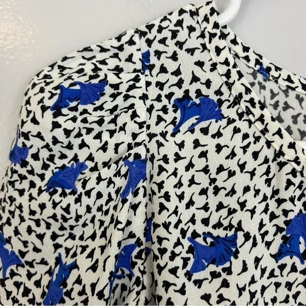 MAJE Lensam Floral Leaf Blue/White V-neck Short Puff Shoulder Blouse Size Small - Image 10