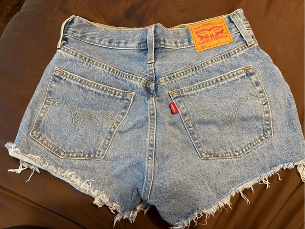 Levi's blue denim shorts with frayed hem - Image 2