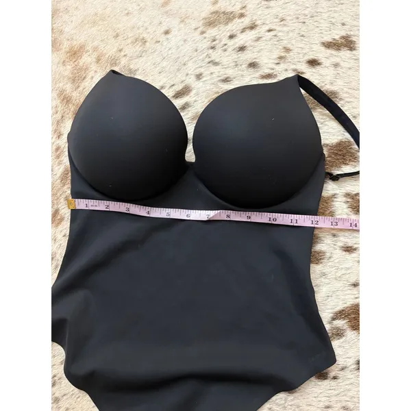 SKIMS NEW Ultimate Thong Bodysuit In Onyx Size Medium - Image 6