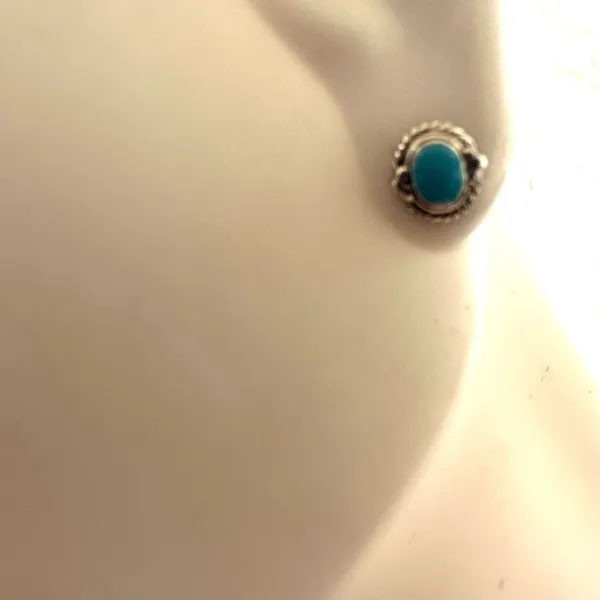 Silver tone blue post earrings - Image 4