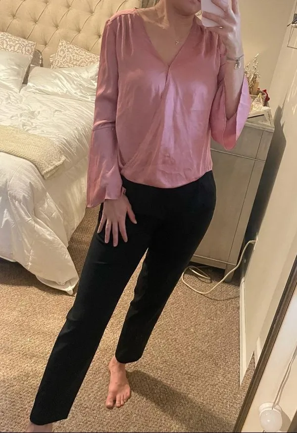 White House Black Market pink satin long sleeve blouse! - Image 2