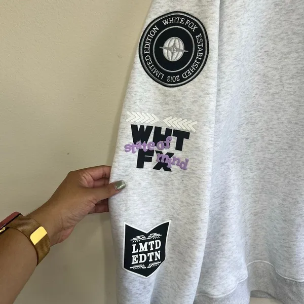 White Fox Gray Limited Edition Crewneck Sweater M/L Women Oversized - Image 4