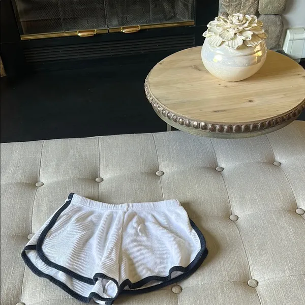 Brandy Melville White/Blue Trim Waffle Knit Lounge Shorts - Image 2