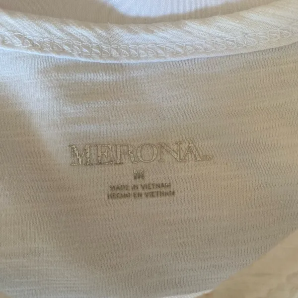 Merona Casual White T-Shirt with Pocket size M - Image 4