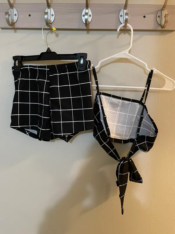 SheIn Black and White Crop Top and Short Set - Image 2