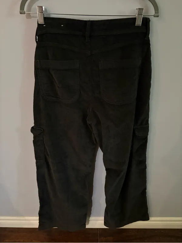 American Eagle Women’s Dark Gray Corduroy Cargo Pants in size 4 Short. - Image 7