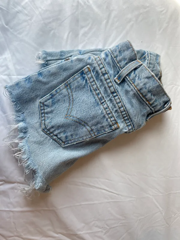 Levi Shorts - Image 3