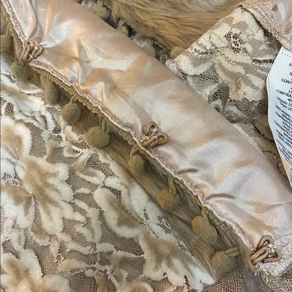 Altar’d state Lace and Faux Fur Vest Y2K size small - Image 9