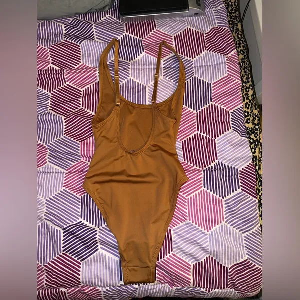 SKIMS Size XXS Almond Brown Scoop Neck One Piece Swim Suit Bathing suit NWT - Image 5
