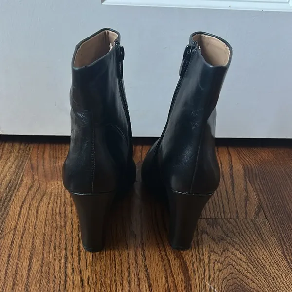 Ann Taylor Leather Wedge Booties Size 5 - Image 4