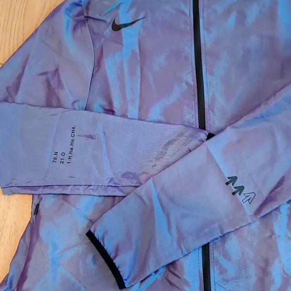 Nike Women’s Future Air Running Jacket Water Repellent - Image 3