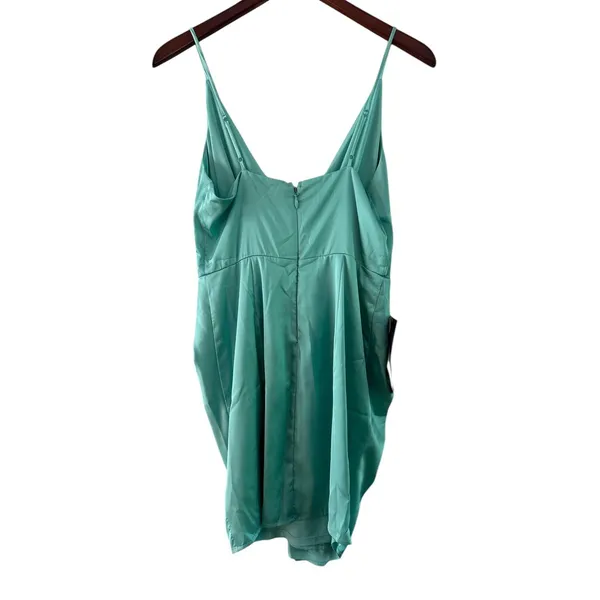 Bebe Mini Dress Sleeveless V-Neck Ruched Cocktail Party Dress‎ - Image 9