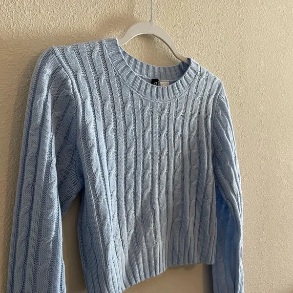 sweater crop top knitted design - Image 2