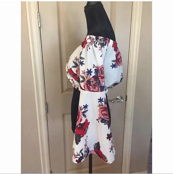 Floral Bell Sleeve Off The Shoulder Crop Top - Image 5