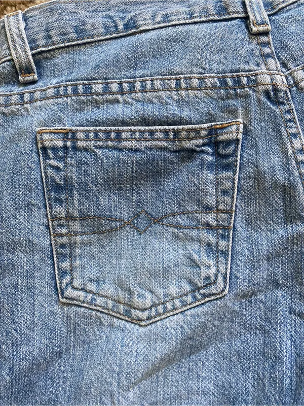 Faded Glory Light Blue Denim High-Rise Shorts Mid Length Size 4 Jeans - Image 3