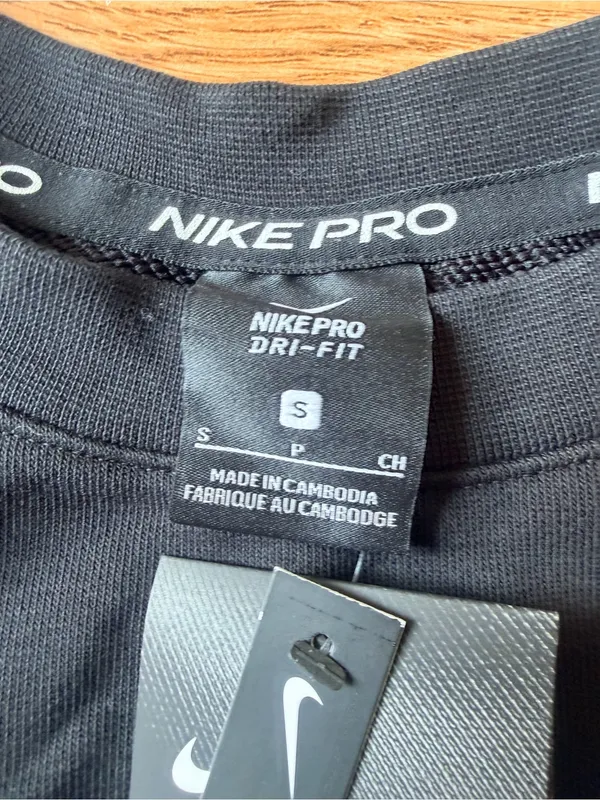 Nike Black Cropped Crew Sweatshirt with Sleeve 'NIKE PRO' Branding - Image 5
